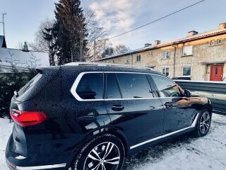 BMW X7 3.0 195kW