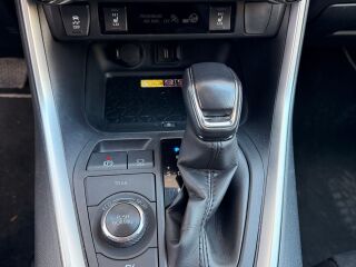 Toyota RAV4 Luxury Plus 131кВ