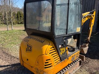 JCB 8015