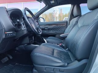 Mitsubishi Outlander Instyle 4WD 2.4 PHEV 165kW