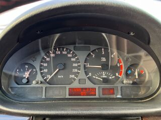 BMW 330 2.9 135kW