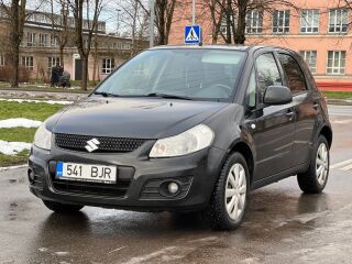 Suzuki SX4 Laxery edition 1.5 R4 16v 82kW