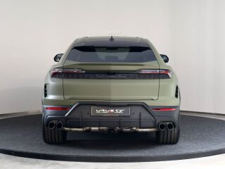 Lamborghini Urus 4.0 588кВ