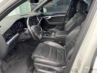 Volkswagen Touareg R-line 3.0 V6 170kW