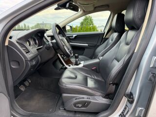 Volvo XC60 Summum 2.4 R5 D5 129кВ