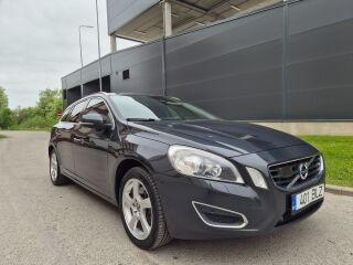 Volvo V60 Summum 2.4 158kW