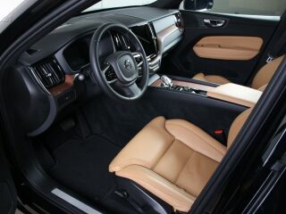 Volvo XC60 AWD ULTIMATE DARK XENIUM LUXURY FULL 2.0 B5 KERS Mild Hybrid 183kW