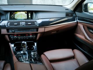 BMW 530 Facelift Touring X-Drive Comfort Pano 3.0 190kW