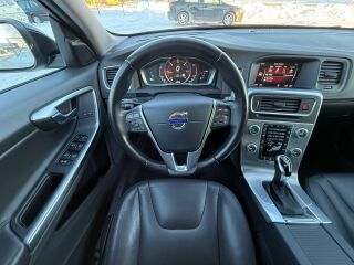 Volvo V60 Momentum Facelift EU6 2.0 R4 D4 TDI 140kW