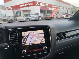 Mitsubishi Outlander Instyle 4WD 2.4 PHEV 165кВ