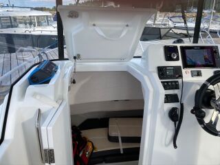 Beneteau Barracuda 6 + Suzuki 140hj Suzuki DF140 ATX