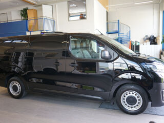 Toyota ProAce L2 120 6-ovinen SIS ALV 2.0 R4 Turbo Diesel 90kW