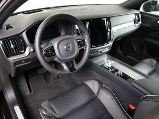 Volvo S60 AWD ULTIMATE DARK INTELLI SAFE PRO 2.0 B5 KERS Mild Hybrid 184кВ