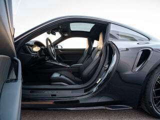 Porsche 911 TURBO S 3.6 523kW