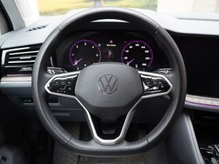 Volkswagen Touareg Elegance 4-Motion 3.0 170кВ