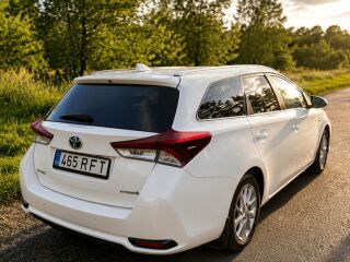 Toyota Auris 1.8 73kW
