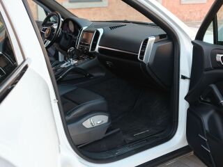 Porsche Cayenne 3.0 V6 TDI 193кВ