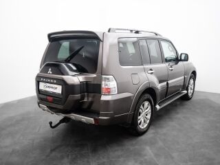 Mitsubishi Pajero Instyle Navi 4WD 3.2 140kW