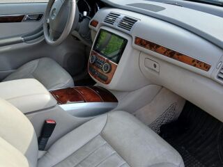 Mercedes-Benz R 320 3.0 165kW