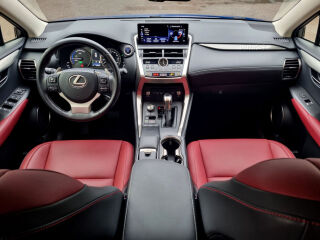 Lexus NX 300h AWD / Executive 2.5 114kW