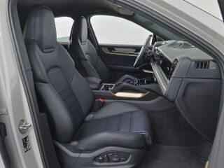 Porsche Cayenne E-Hybrid Turbo GT 4.0 V8 544kW