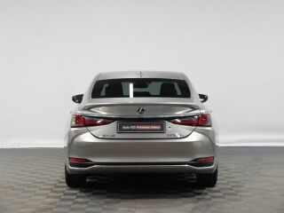 Lexus ES 300h 2.5 131kW