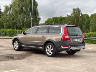 Volvo XC70 Momentum 2.4 TDI 151kW
