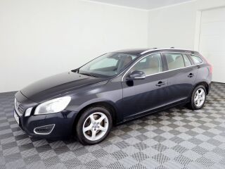 Volvo V60 Summum AWD 4x4 ATM 2.4 D5 151кВ
