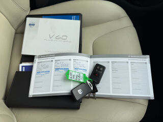Volvo V60 Plug-In Hybrid AWD 2.4 D6 AWD 158кВ