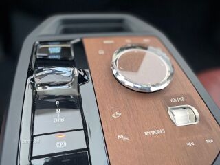 BMW iX xDrive 40 102кВ