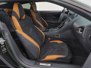 Aston Martin DBS V12 533kW