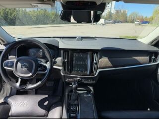 Volvo V90 Cross Country 2.0 140kW