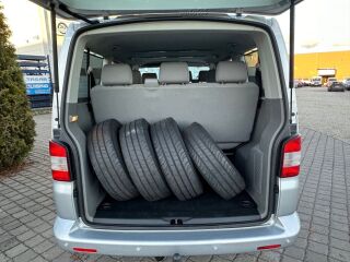 Volkswagen Caravelle L1H1 4-Motion 4*4 Comfortline 2.5 Tdi 96кВ