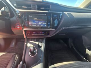 Toyota Auris Auris hybrid 5d hatchbac 1,8 lux 1.8 73kW