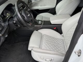 Audi S7 V8 331kW