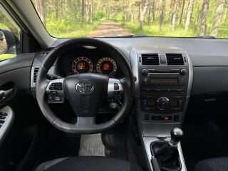Toyota Corolla 1.6 97кВ