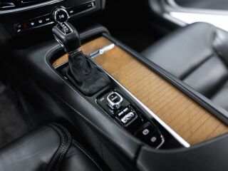 Volvo S90 2.0 140kW