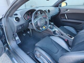 Audi TT S-Line Quattro 2.0 R4 TDI 125кВ