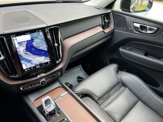 Volvo XC60 Inscription Luxury AWD MY23 2.0 B5 KERS MILD Kerghübriid 183kW
