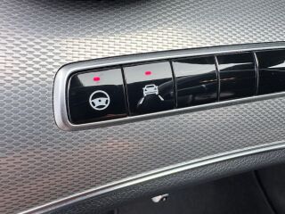 Mercedes-Benz E 220 AMG-Line Burmester Widescreen 2.0 143kW