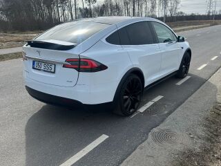 Tesla Model X 90D free supercharger