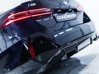 BMW i5 M60 xDrive 127кВ