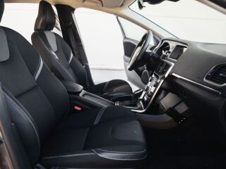 Volvo V40 Momentum 1.6 R4 D2 84кВ