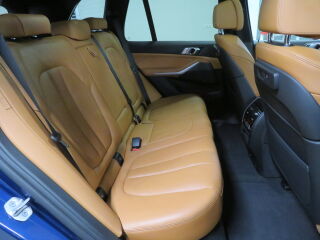 BMW X5 xDrive 40d 3.0 250кВ