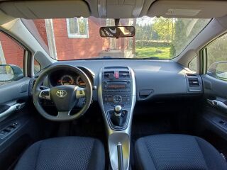 Toyota Auris 1.6 97kW