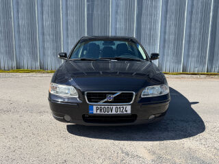 Volvo S60 Facelift Momentum 2.4 D5 120kW