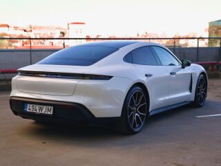 Porsche Taycan 300кВ