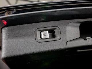 Mercedes-Benz E 220 AMG 2.0 143kW