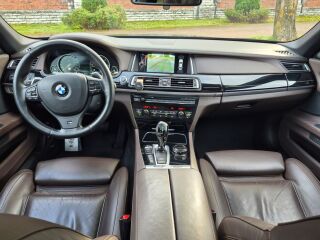 BMW 730 xDrive LCI M-sportpakett Shadowline 3.0 TDI 190кВ