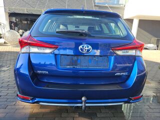 Toyota Auris Touring Sports Active 1.6 82кВ